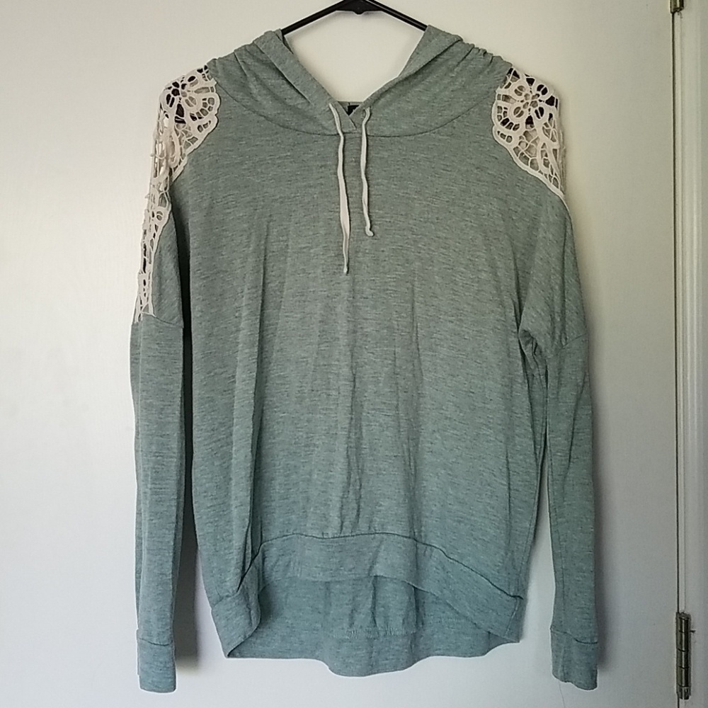 Mint Green Hooded Top w/ Lace Shoulders - Med